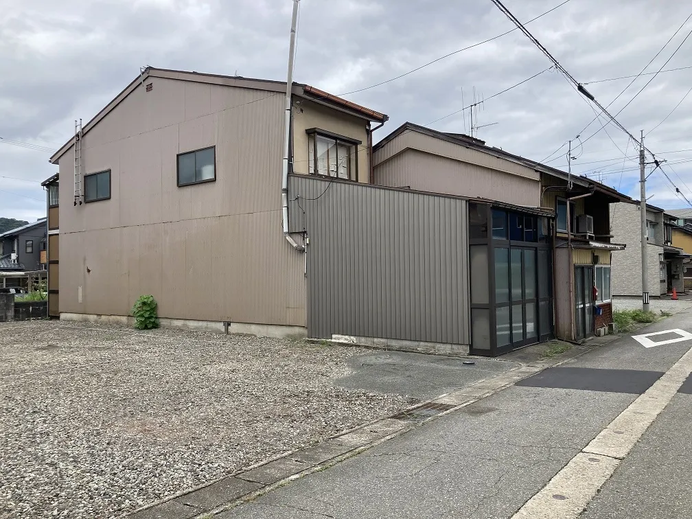 Akiya in Ono