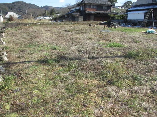 Akiya in Taku
