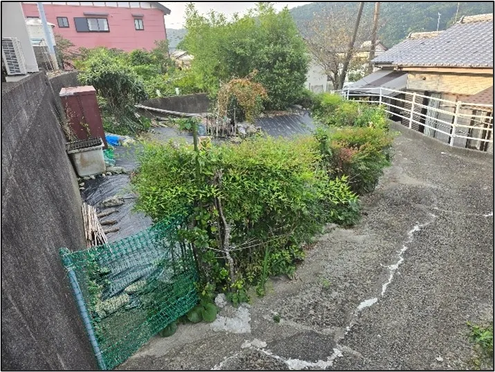 Akiya in Хюга