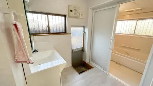 5DK+S Property in Matsuyama City, Ehime Prefecture (15)