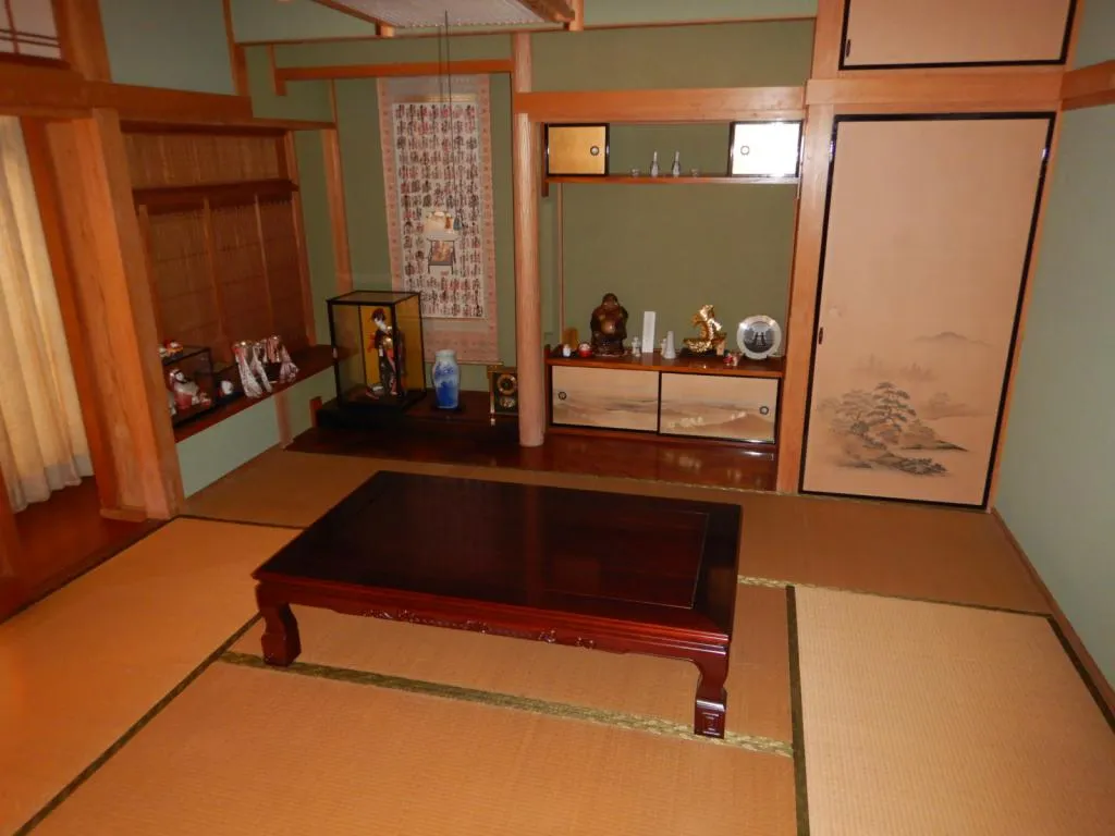 8DK Property Iyo City Ehime Prefecture (3)