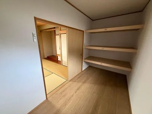 2LDK+S Property Kure City Hiroshima Prefecture (5)