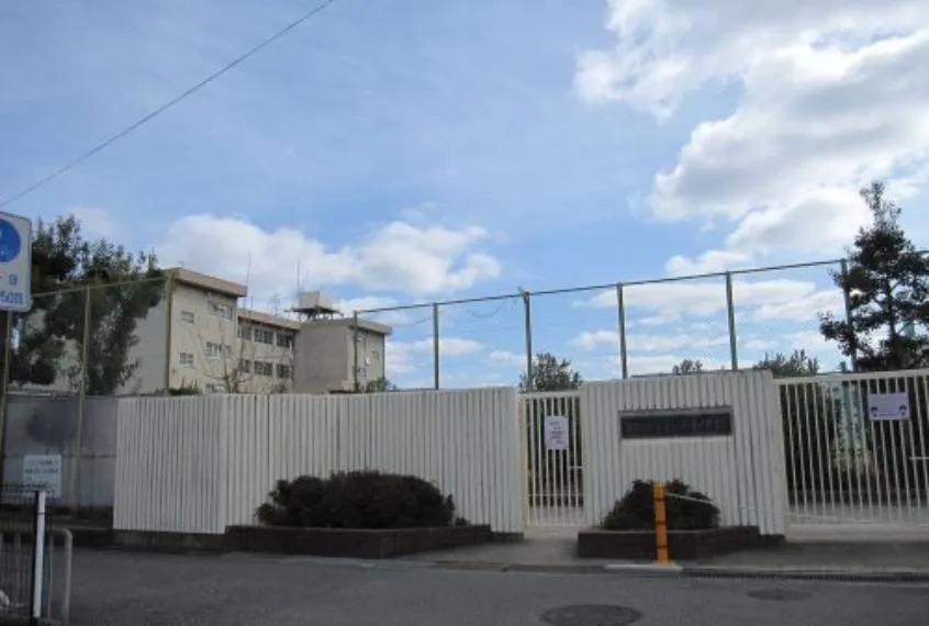 Osaka Prefecture Neyagawa City 3 Bedroom Property (3)