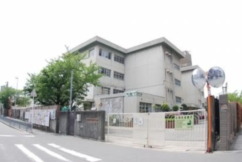 Osaka Prefecture Neyagawa City 3 Bedroom Property (4)