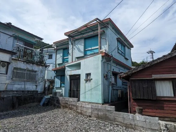 Akiya in Saiki