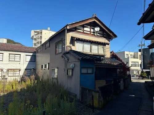 Akiya in Komatsu