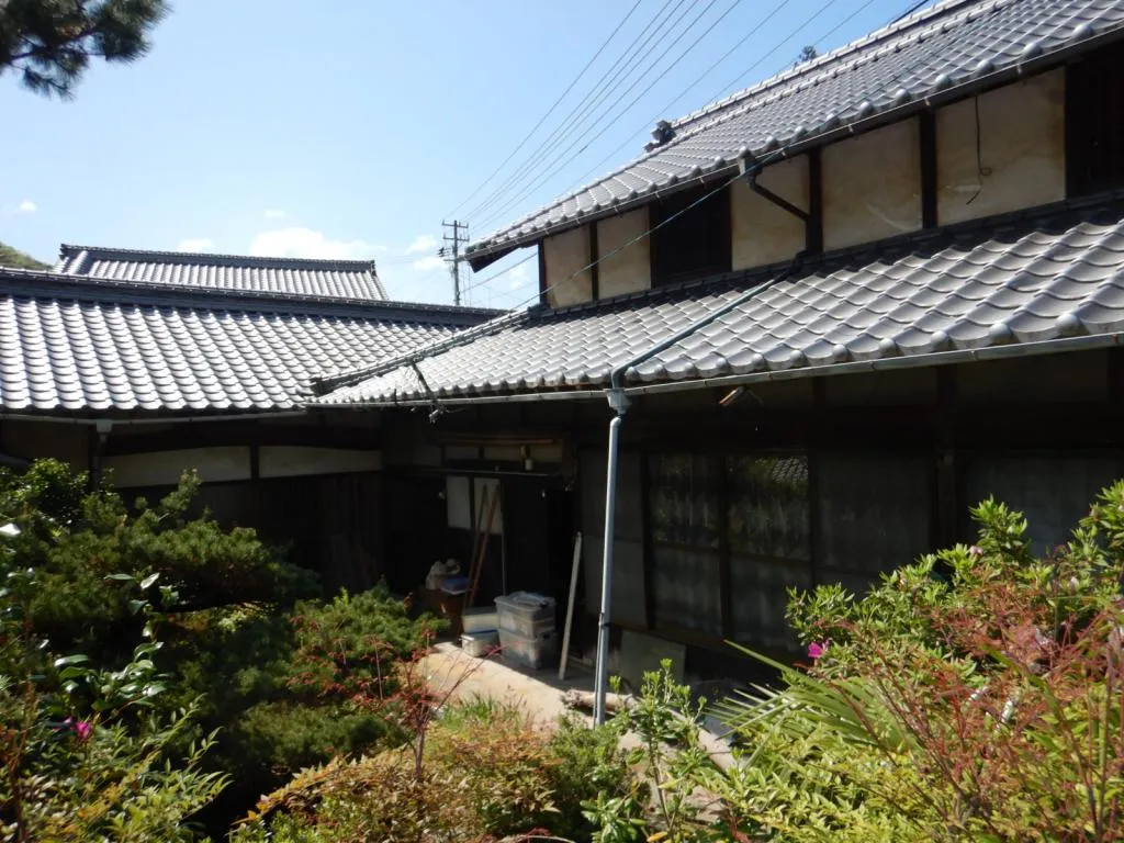 Akiya in Iyo