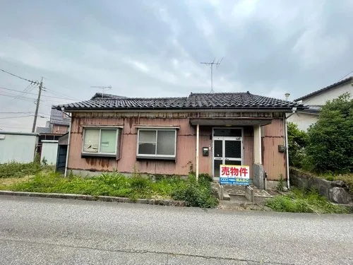 Akiya in Uozu