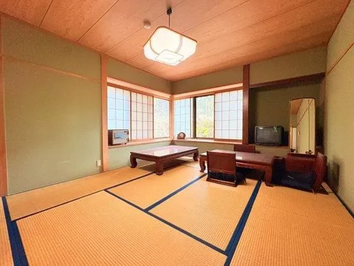 2-Story Property Chino City Nagano Prefecture (2)