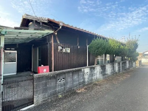 Akiya in Shikokuchuo