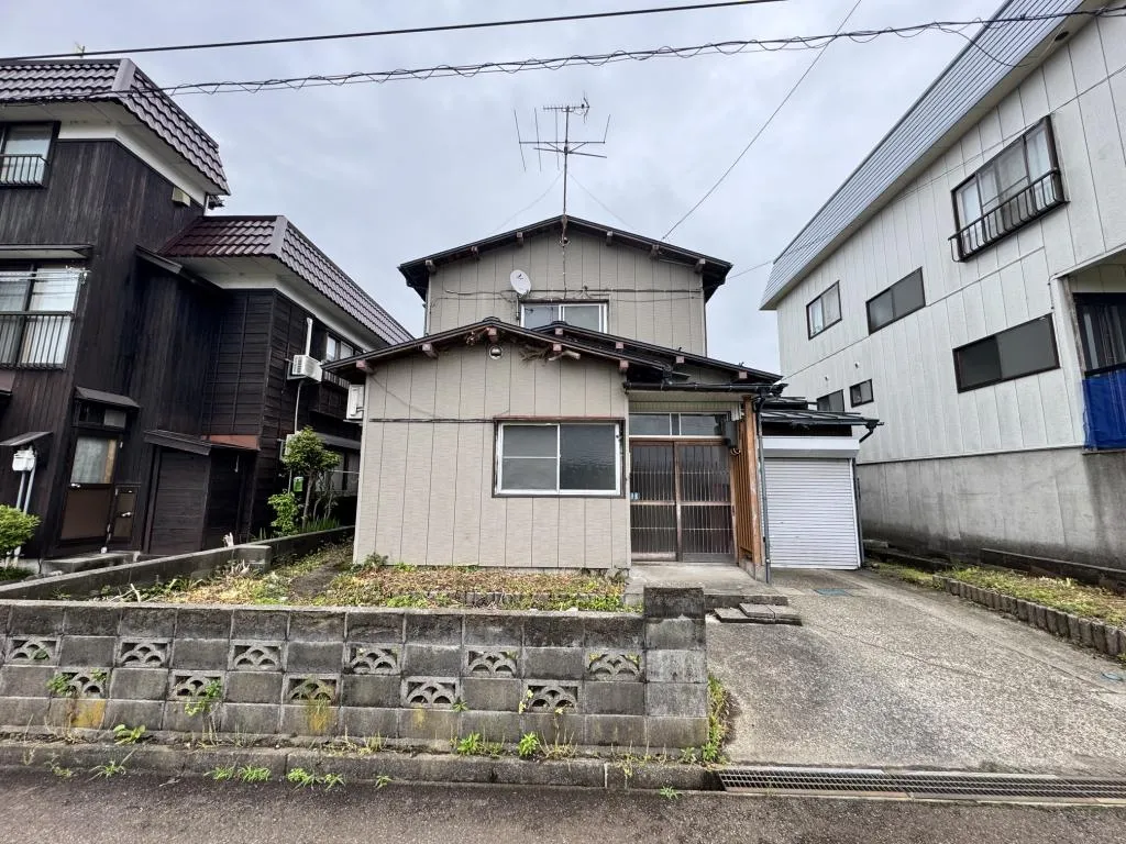 Akiya in Ojiya