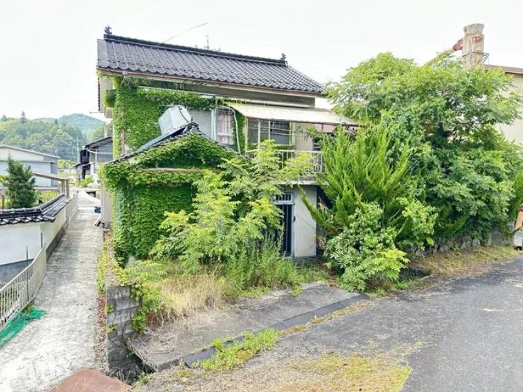 Akiya in Maniwa